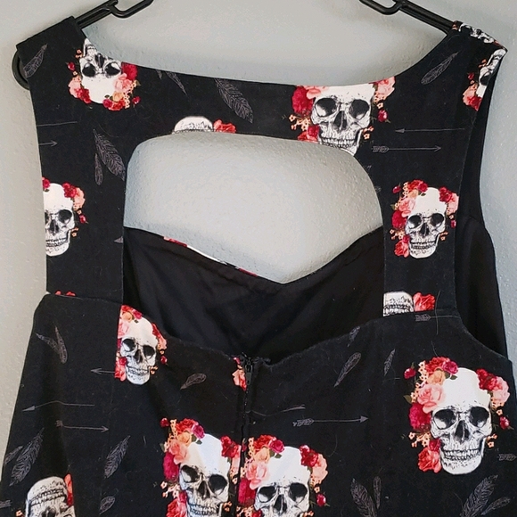 Torrid skull print zip up dress. Size 22. - Picture 3 of 3